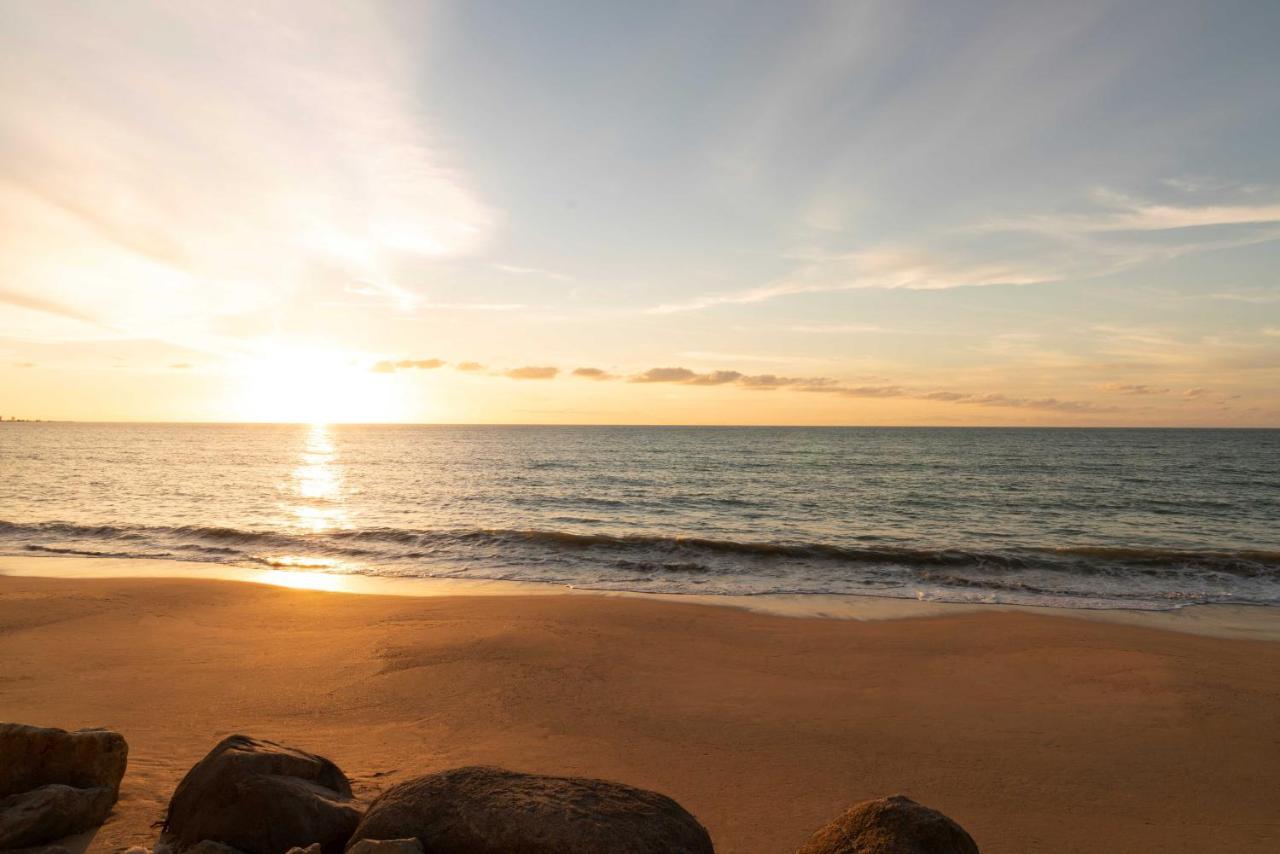 Avani Plus Khao Lak Resort 외부 사진