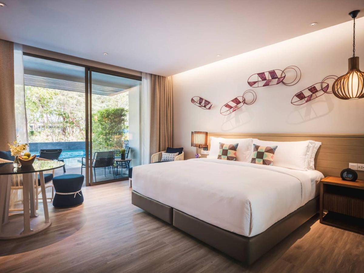 Avani Plus Khao Lak Resort 외부 사진