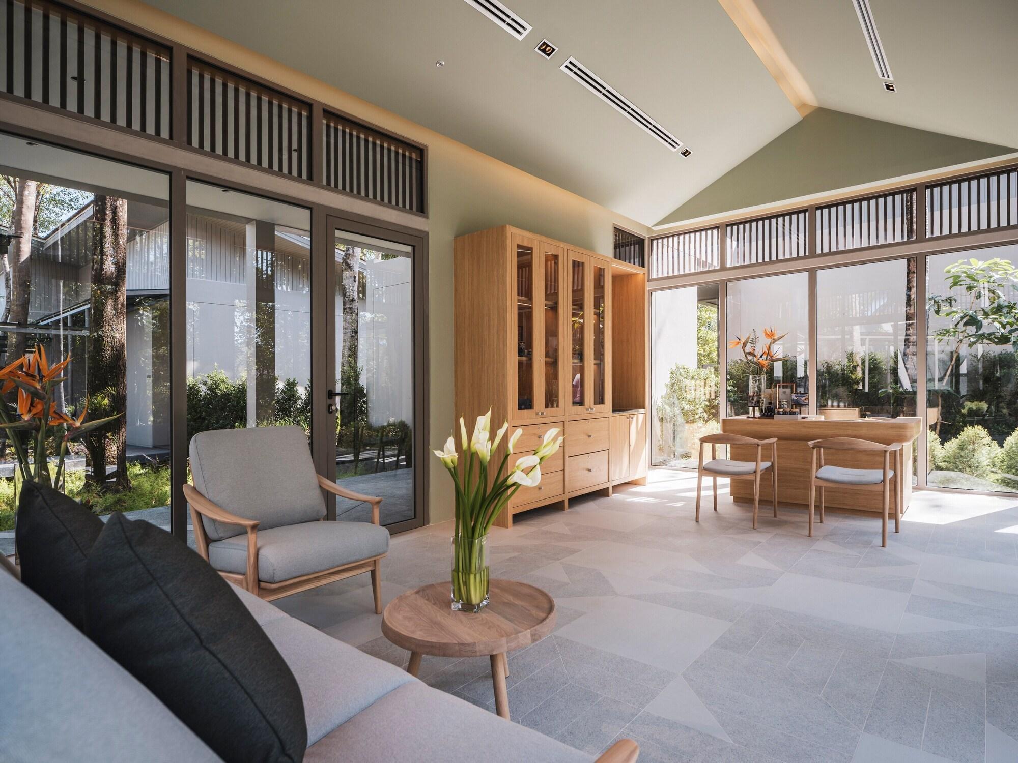 Avani Plus Khao Lak Resort 외부 사진