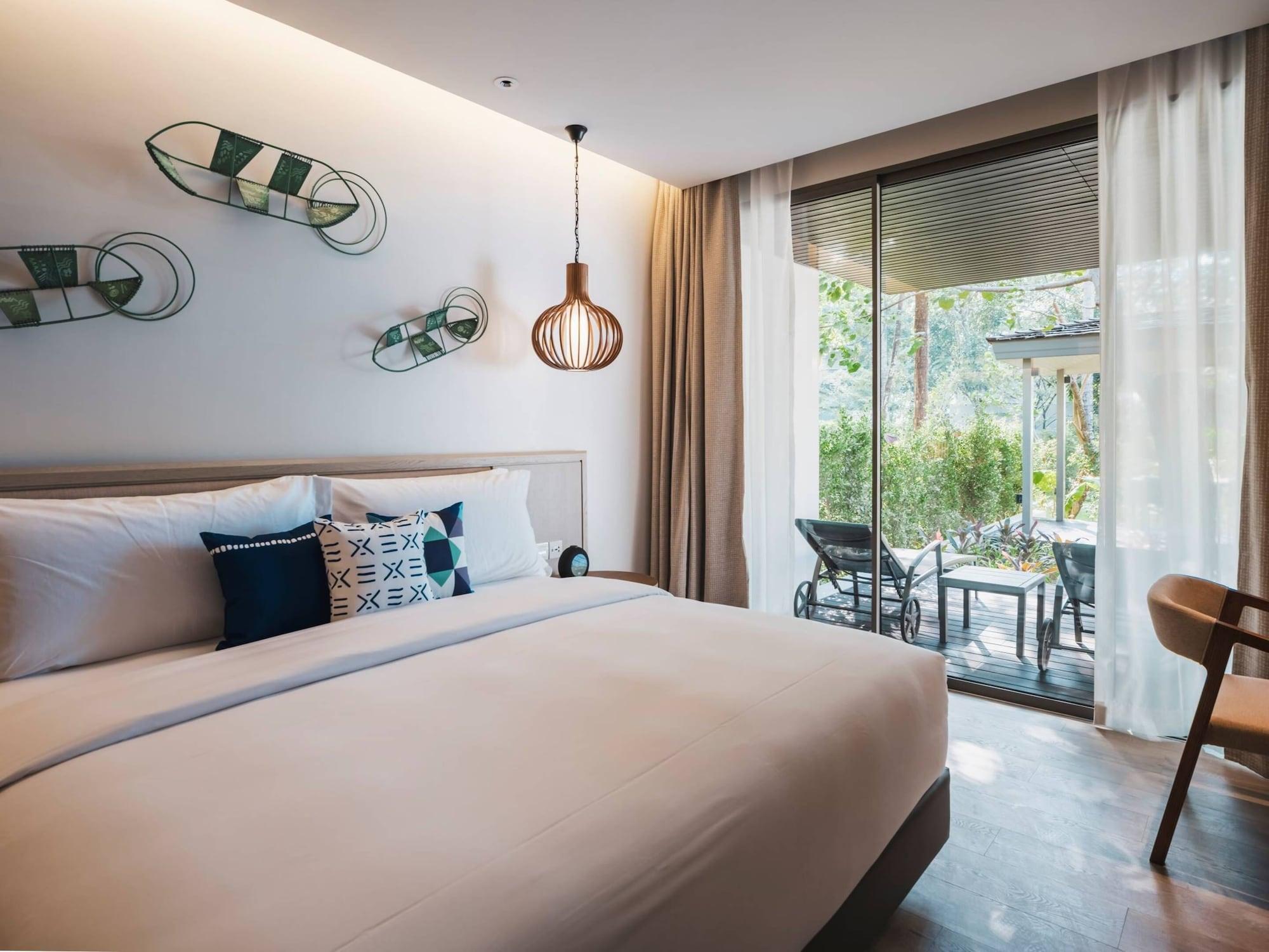 Avani Plus Khao Lak Resort 외부 사진