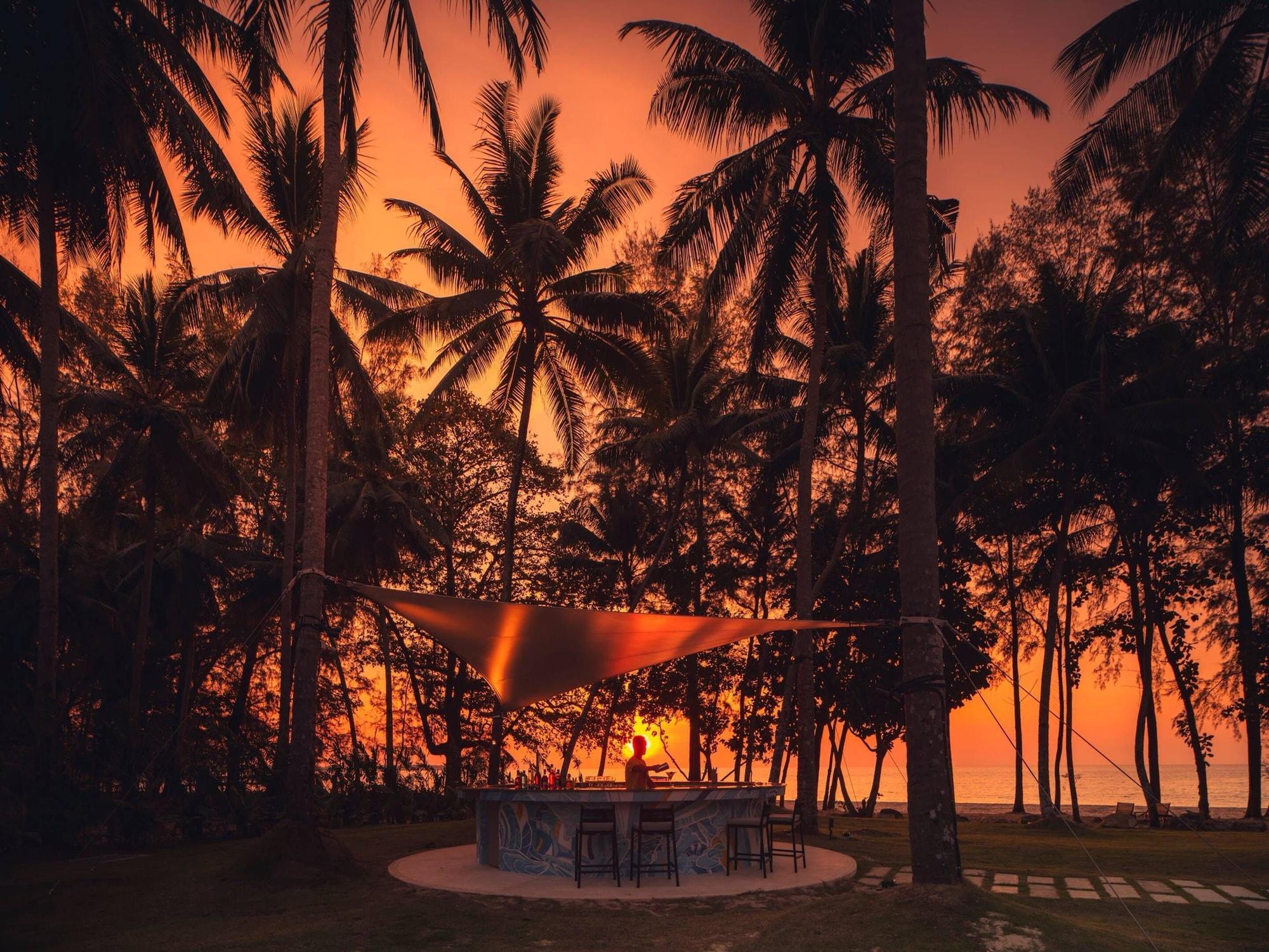 Avani Plus Khao Lak Resort 외부 사진
