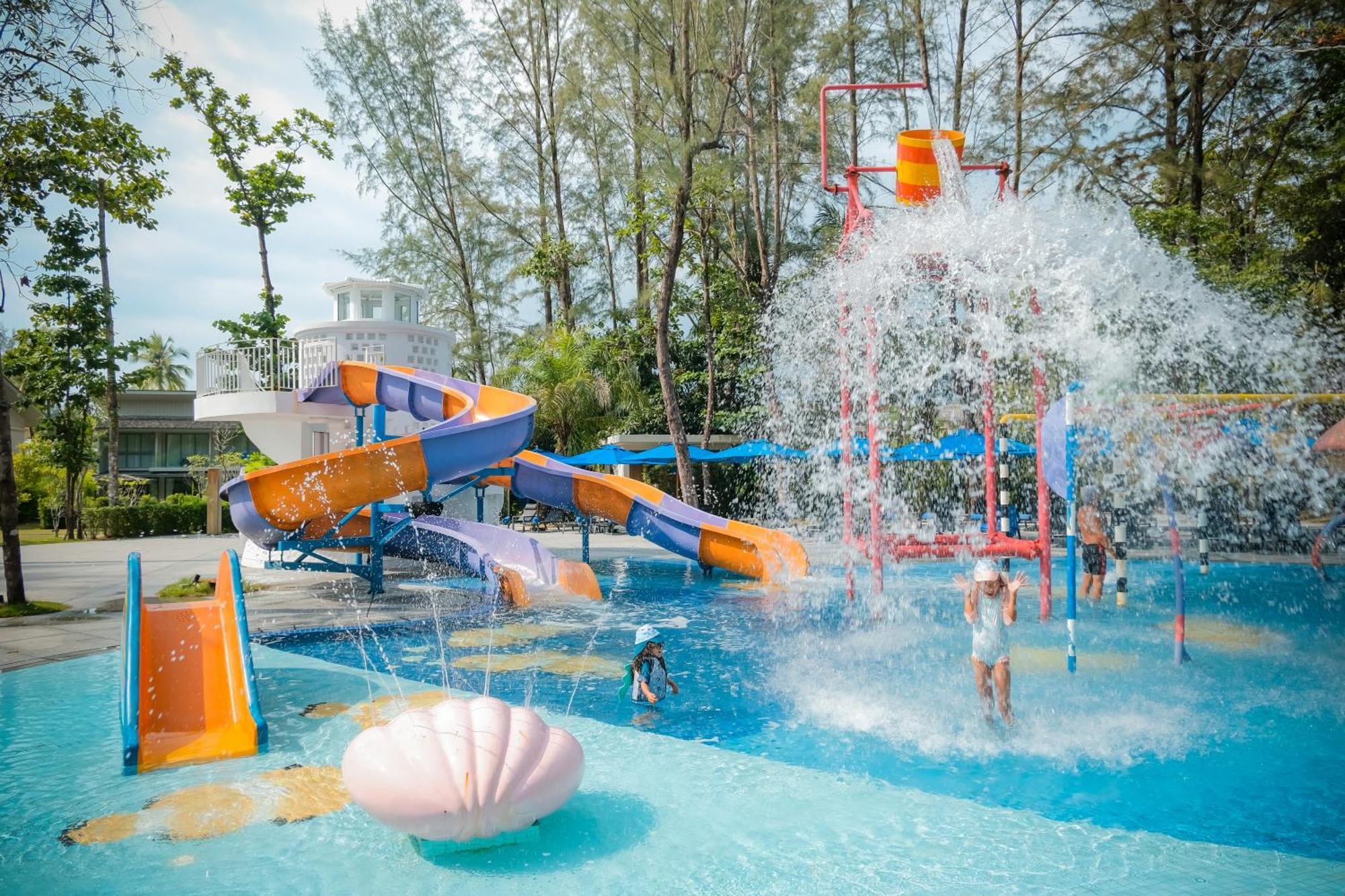 Avani Plus Khao Lak Resort 외부 사진