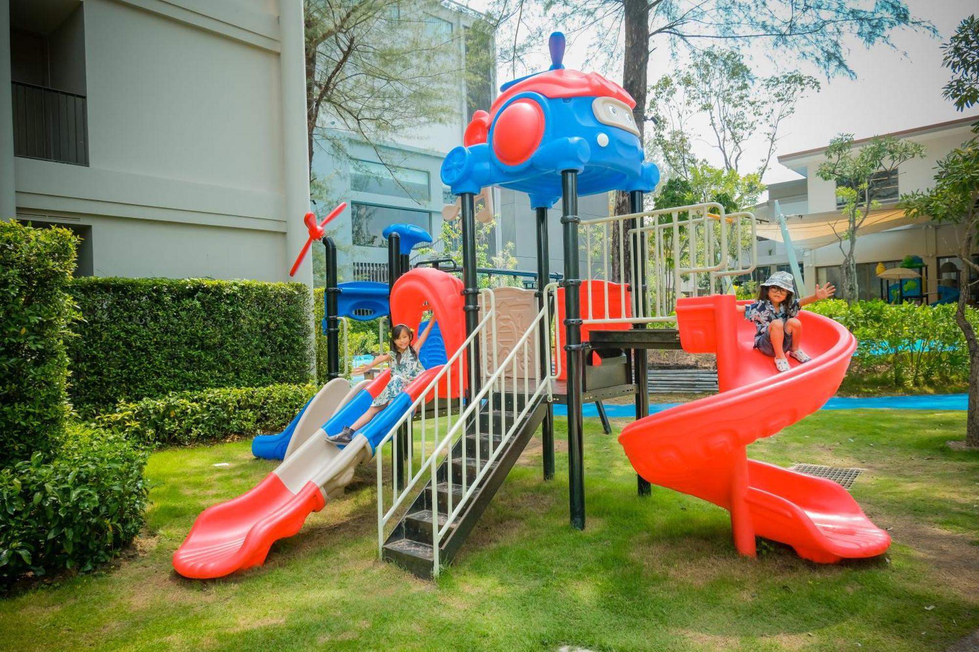 Avani Plus Khao Lak Resort 외부 사진