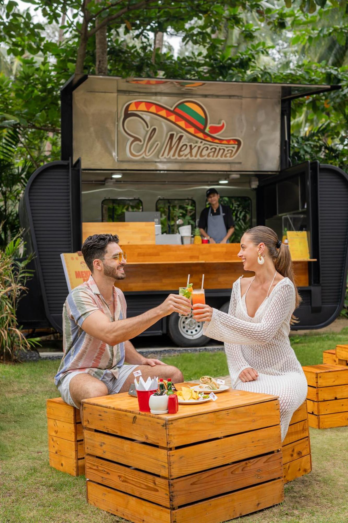 Avani Plus Khao Lak Resort 외부 사진